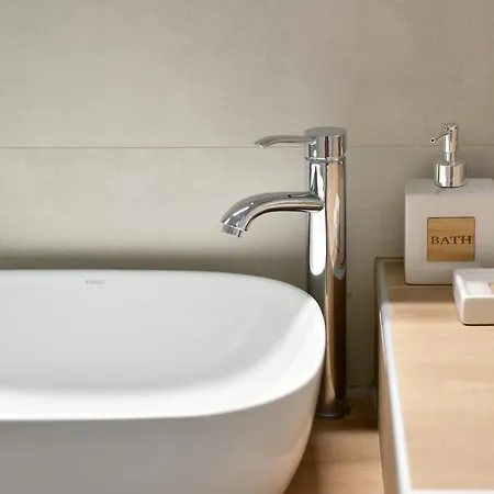 Arco I/ Downtown Rustic Apartment/4 Min From Port Apartment